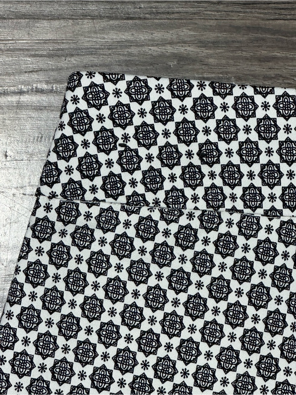 PHILOSOPHY Black & White Geometric Print Pull On Stretch Cropped Capri Pants S - Picture 9 of 9